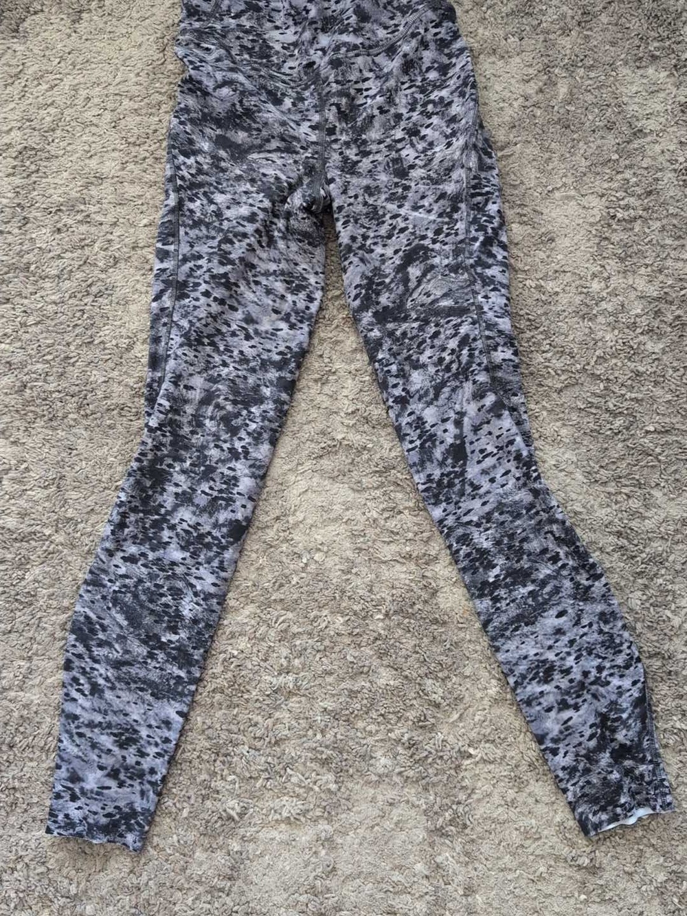 lululemon athletica Base Pace High-Rise Tight 25" - Estuary Grey Multi - Picture 2 of 4